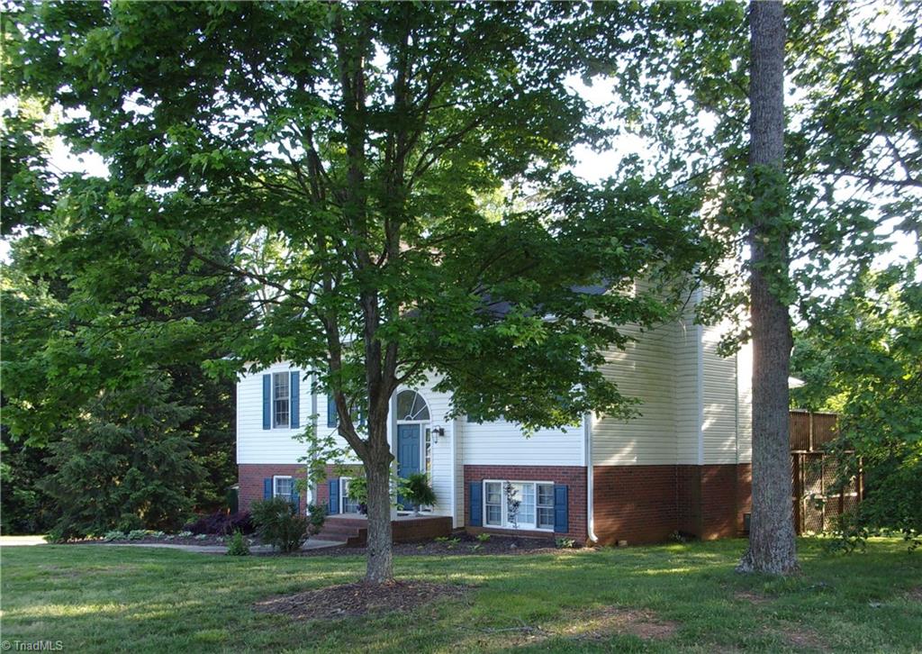 4610 Fieldspring Road Clemmons, NC 27012 - Photo 2 of 25 Gallery Image 2