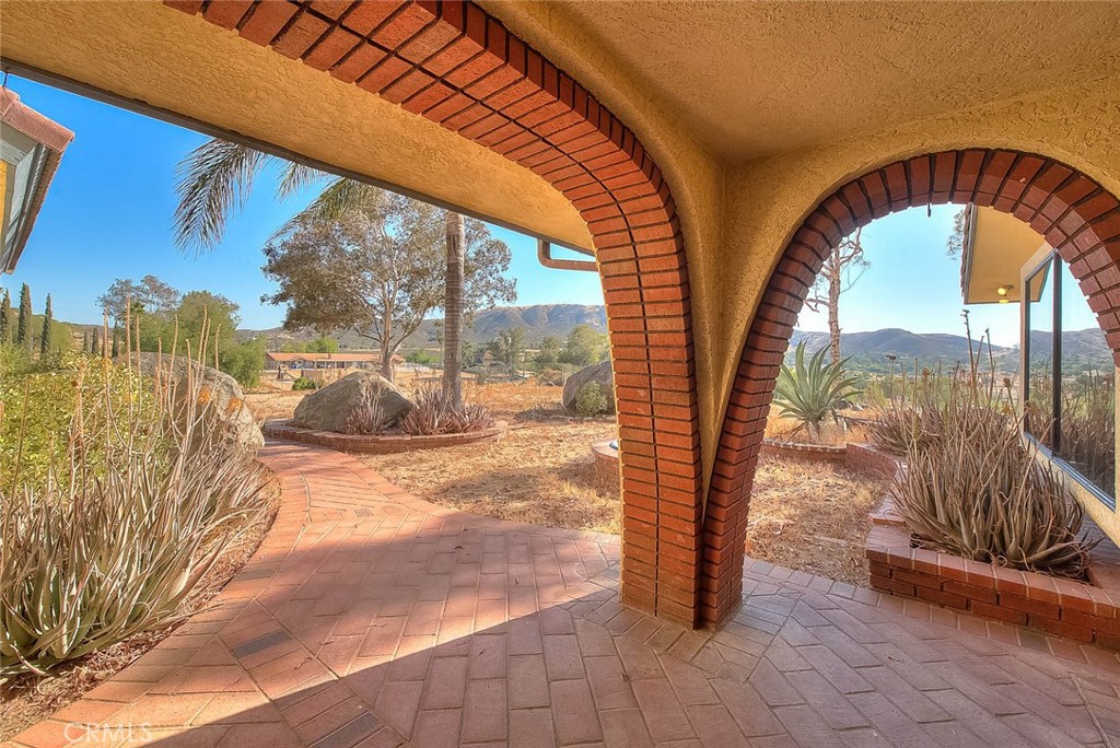 16770 Rocky Glen Road Perris, CA 92570 - Photo 25 of 79 Front porch