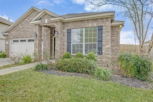 $1,990 | 5607 Straight Way, Kingwood, TX 77339