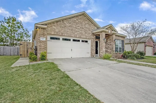 $1,990 | 5607 Straight Way, Kingwood, TX 77339