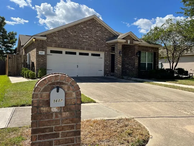 $1,990 | 5607 Straight Way, Kingwood, TX 77339