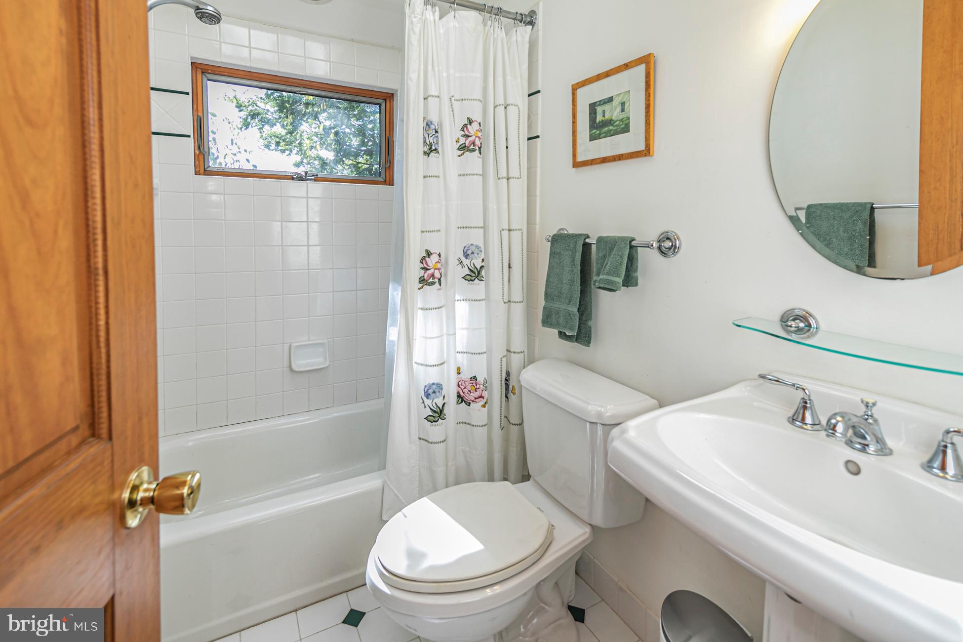 5 Dunwald Road Hopewell, NJ 08525 - Photo 26 of 40 Full bath for TV Room/ Bedroom Suite