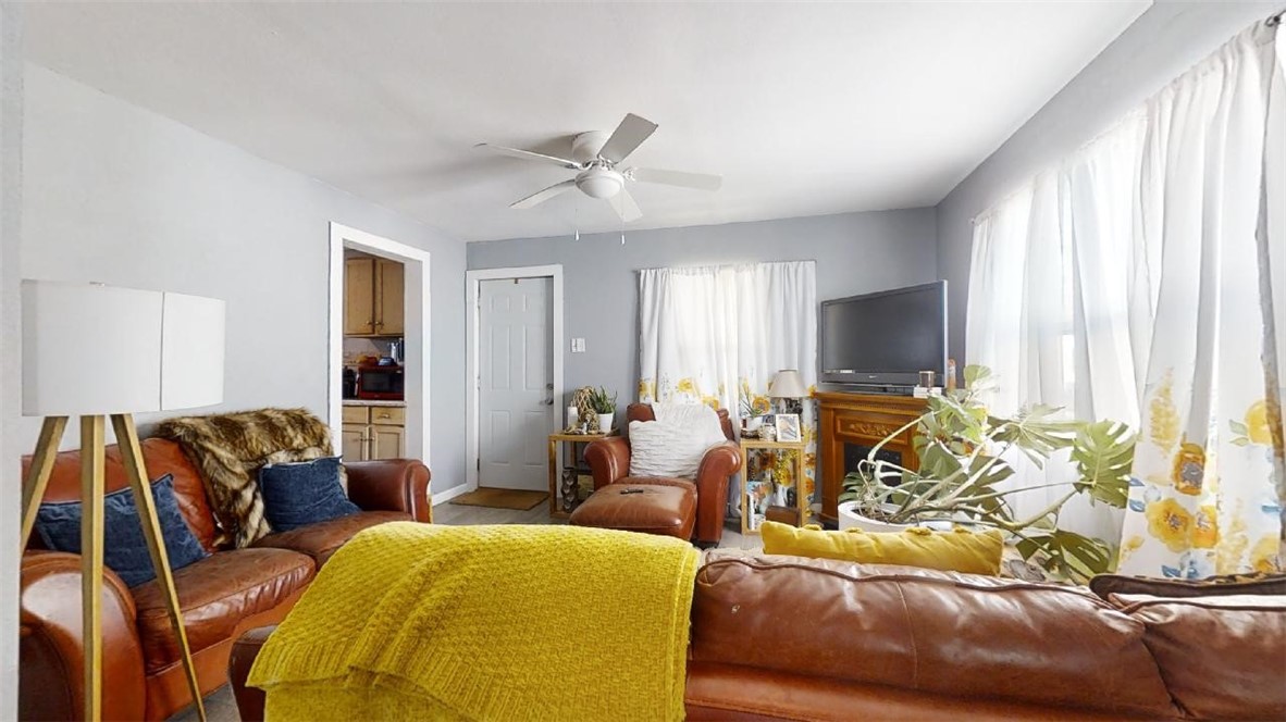 1124 Cushing Street Decatur, IL 62526 - Photo 4 of 32