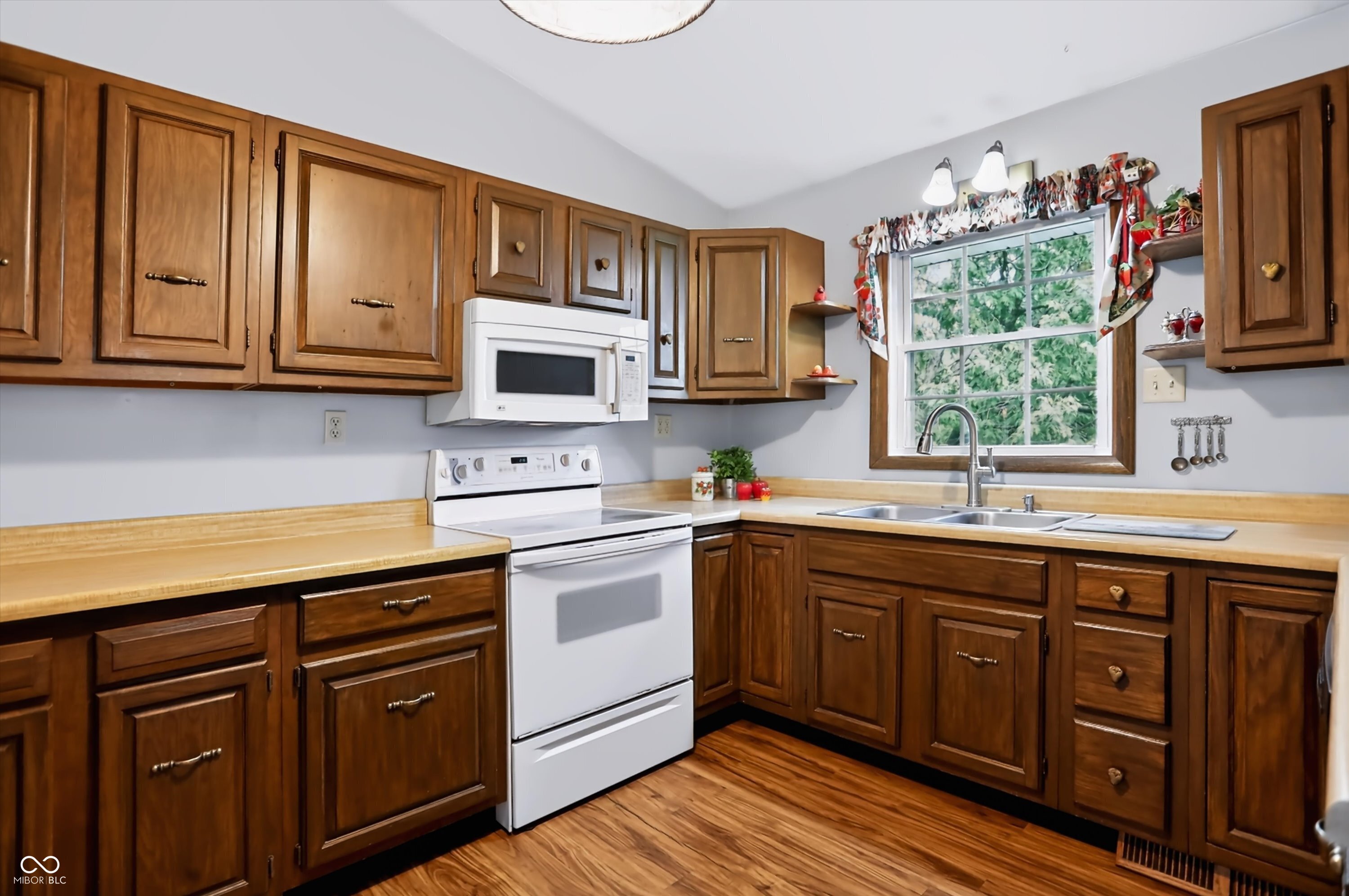 3305 Virginia Street Columbus, IN 47203 - Photo 12 of 42