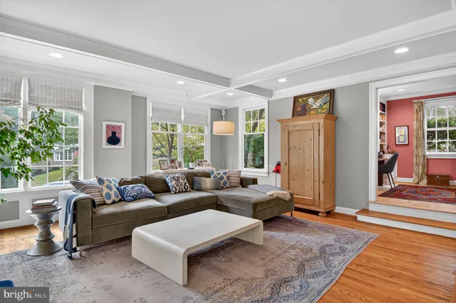 a very nice looking room with many windows