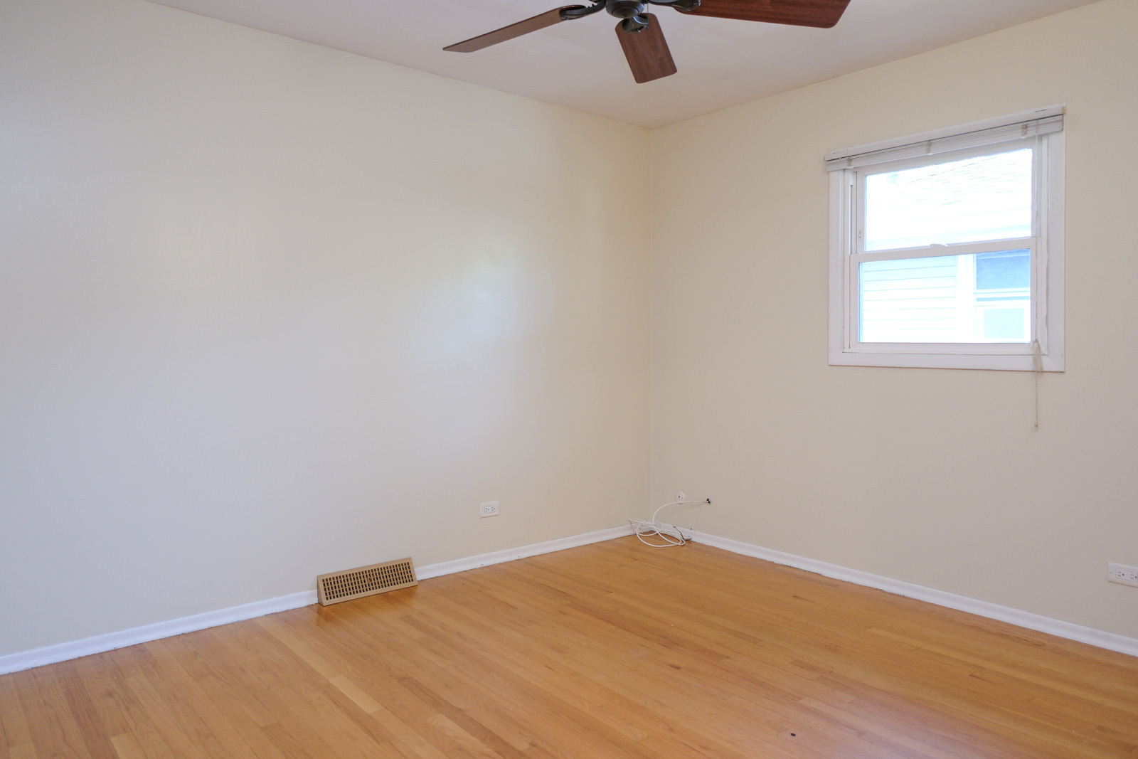 S586 East Street Winfield, IL 60190 - Photo 22 of 29 an empty room with a empty space and a window