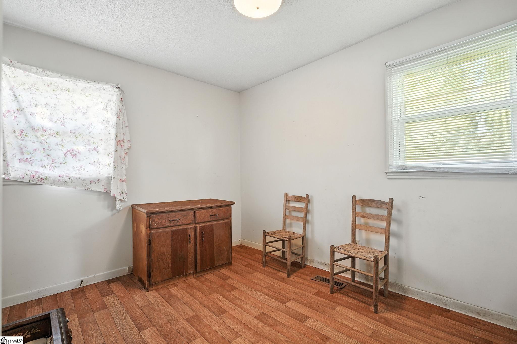 210 North Randolph Avenue Landrum, SC 29356 - Photo 11 of 25