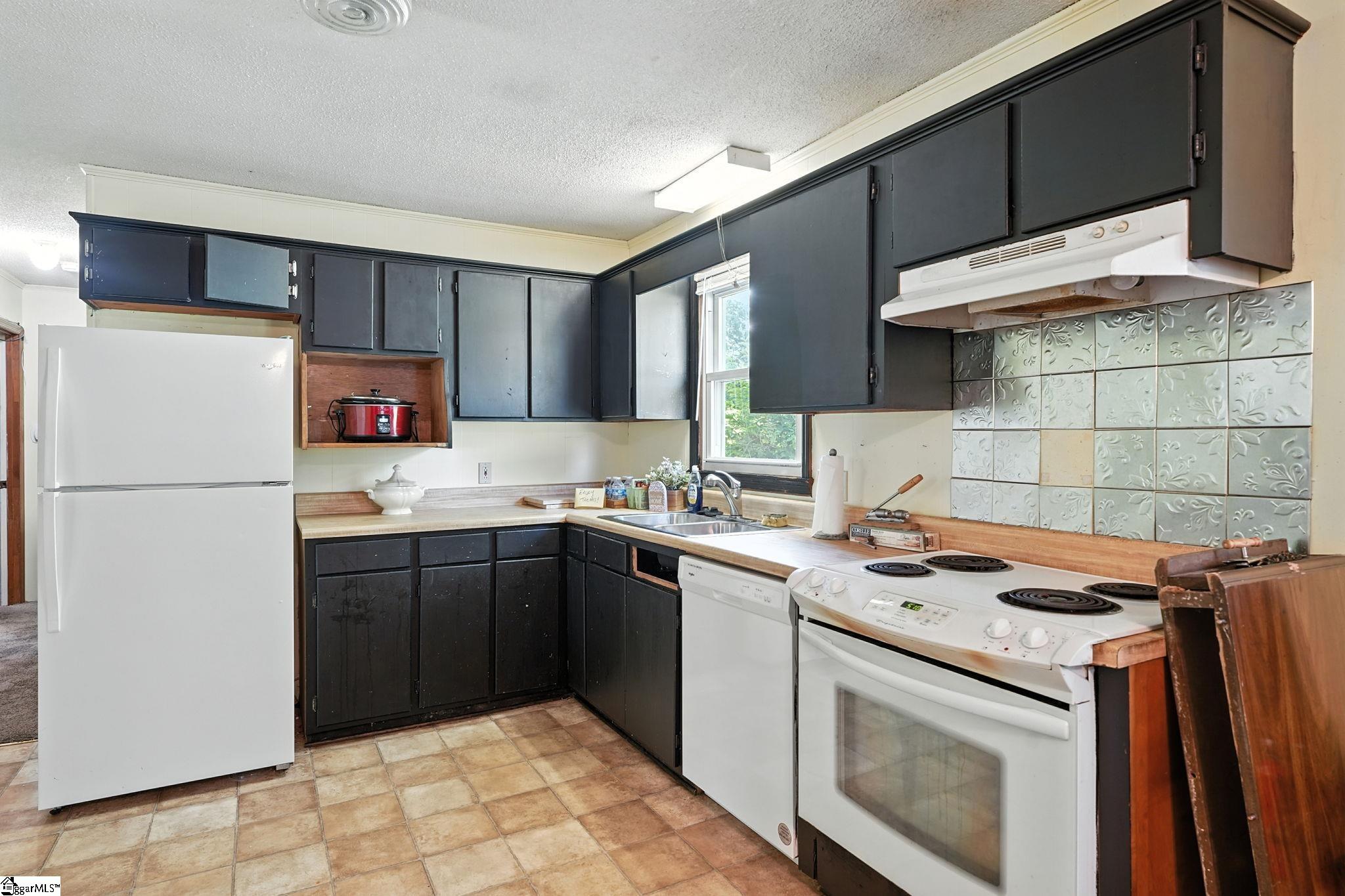 210 North Randolph Avenue Landrum, SC 29356 - Photo 18 of 25