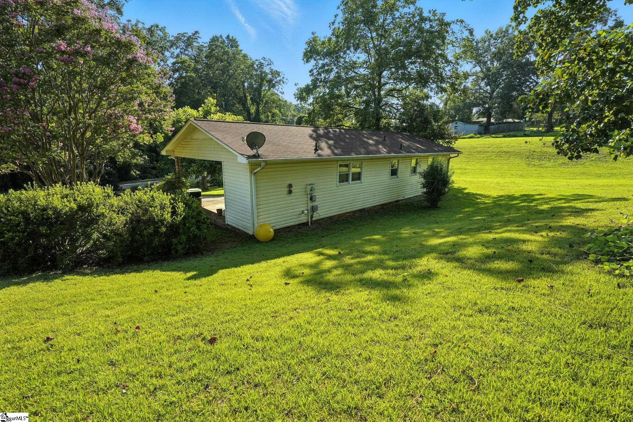 210 North Randolph Avenue Landrum, SC 29356 - Photo 6 of 25