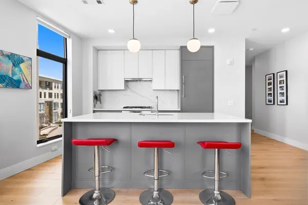 $1,100,000 | 191 Washington Street, Unit 525, Boston, MA 02135