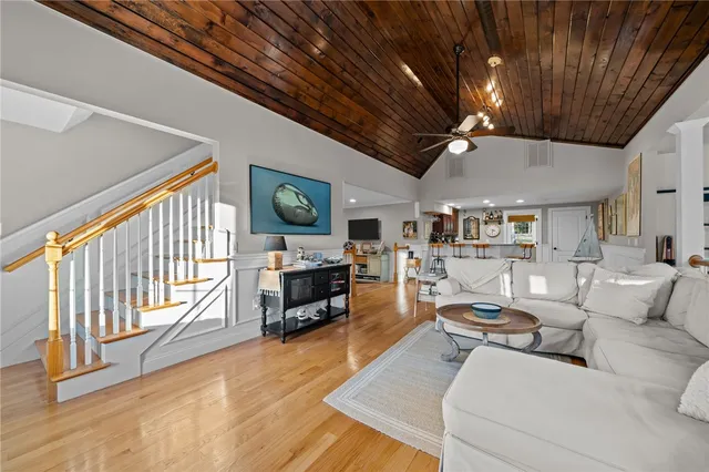 $1,000,000 | 66 Essex Manor Lane, North Kingstown, RI 02874