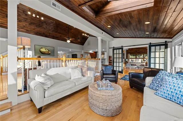 $1,000,000 | 66 Essex Manor Lane, North Kingstown, RI 02874