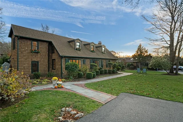 $1,000,000 | 66 Essex Manor Lane, North Kingstown, RI 02874