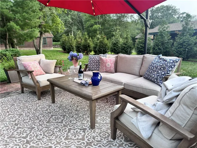 $1,000,000 | 66 Essex Manor Lane, North Kingstown, RI 02874