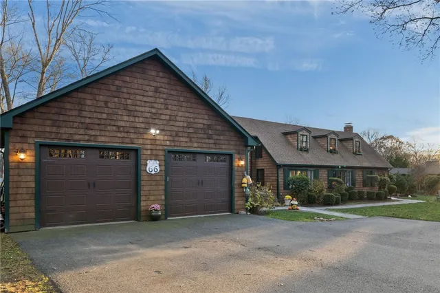 $1,000,000 | 66 Essex Manor Lane, North Kingstown, RI 02874