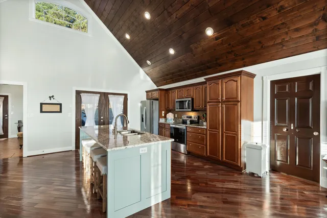 $549,900 | 121 Hiwassee Drive, Charleston, TN 37310