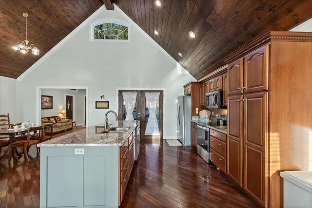 $549,900 | 121 Hiwassee Drive, Charleston, TN 37310