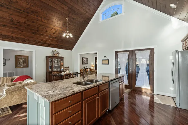 $549,900 | 121 Hiwassee Drive, Charleston, TN 37310