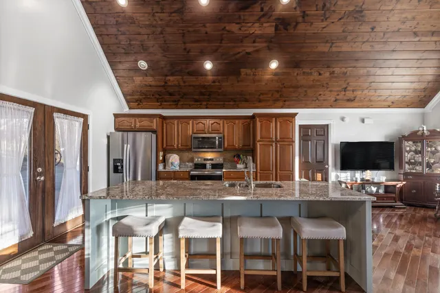 $549,900 | 121 Hiwassee Drive, Charleston, TN 37310