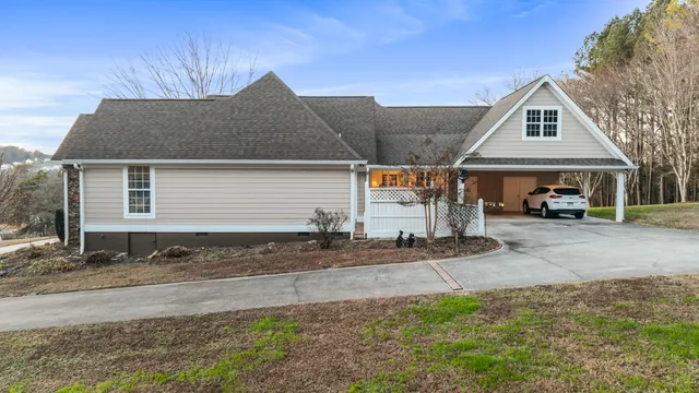 $549,900 | 121 Hiwassee Drive, Charleston, TN 37310