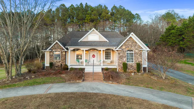 $549,900 | 121 Hiwassee Drive, Charleston, TN 37310