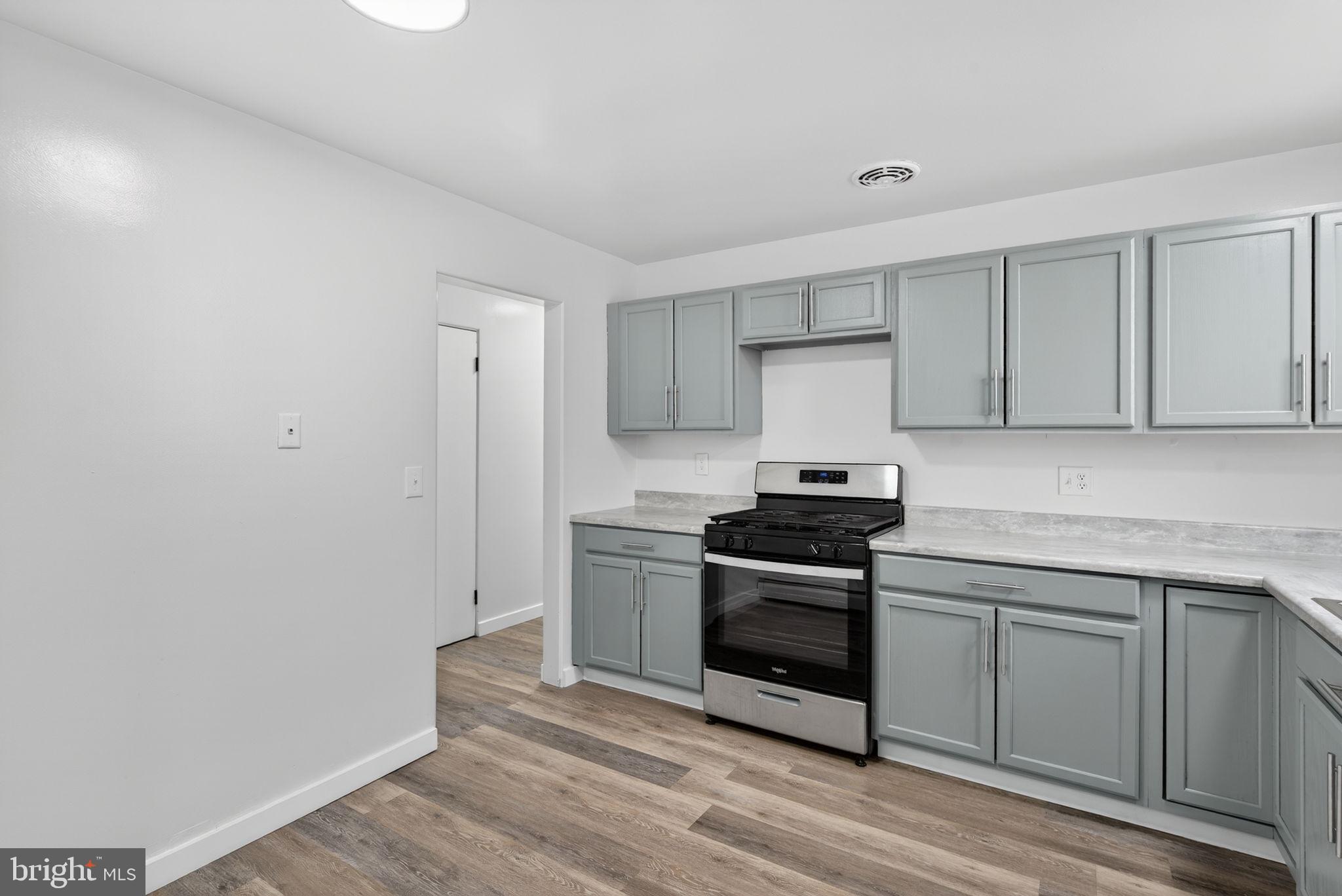 987 Marbrook Lane York, PA 17404 - Photo 14 of 39