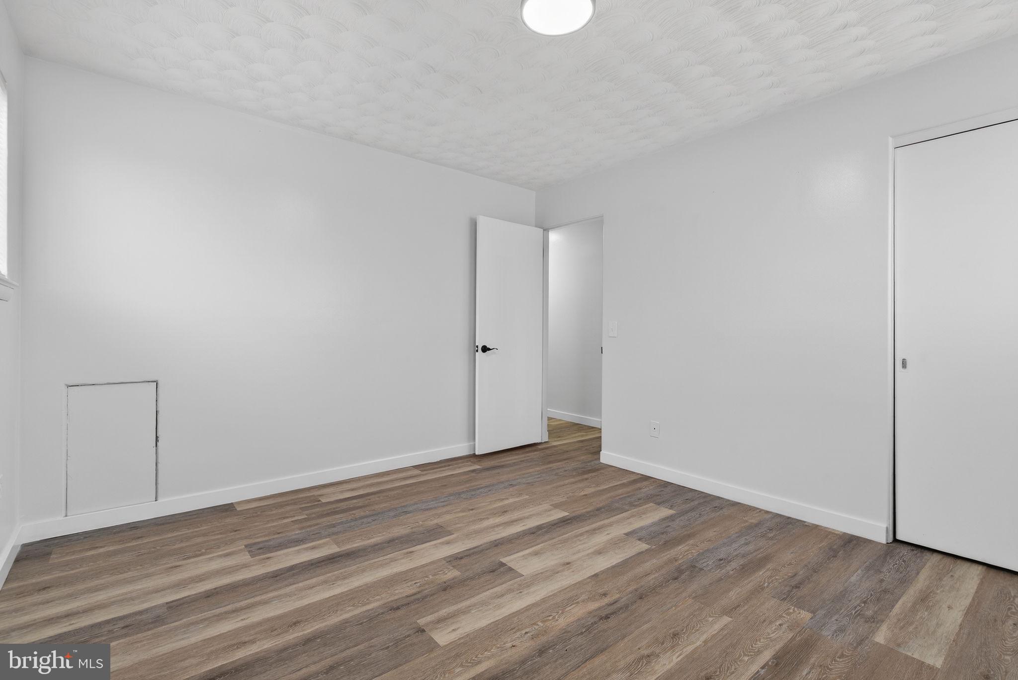 987 Marbrook Lane York, PA 17404 - Photo 17 of 39