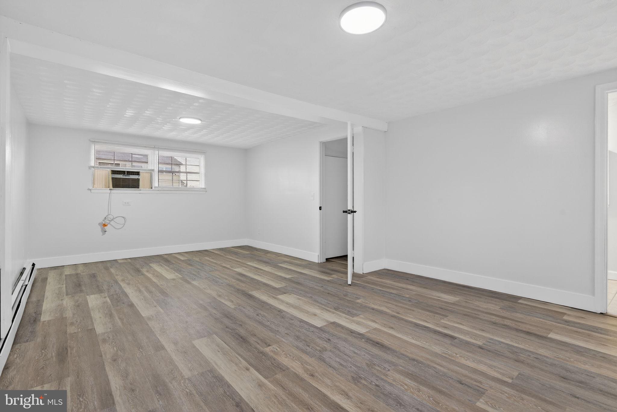 987 Marbrook Lane York, PA 17404 - Photo 25 of 39