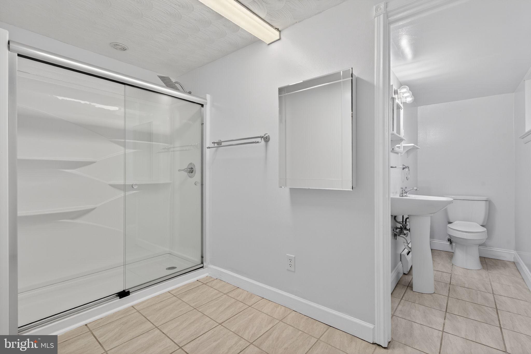 987 Marbrook Lane York, PA 17404 - Photo 29 of 39