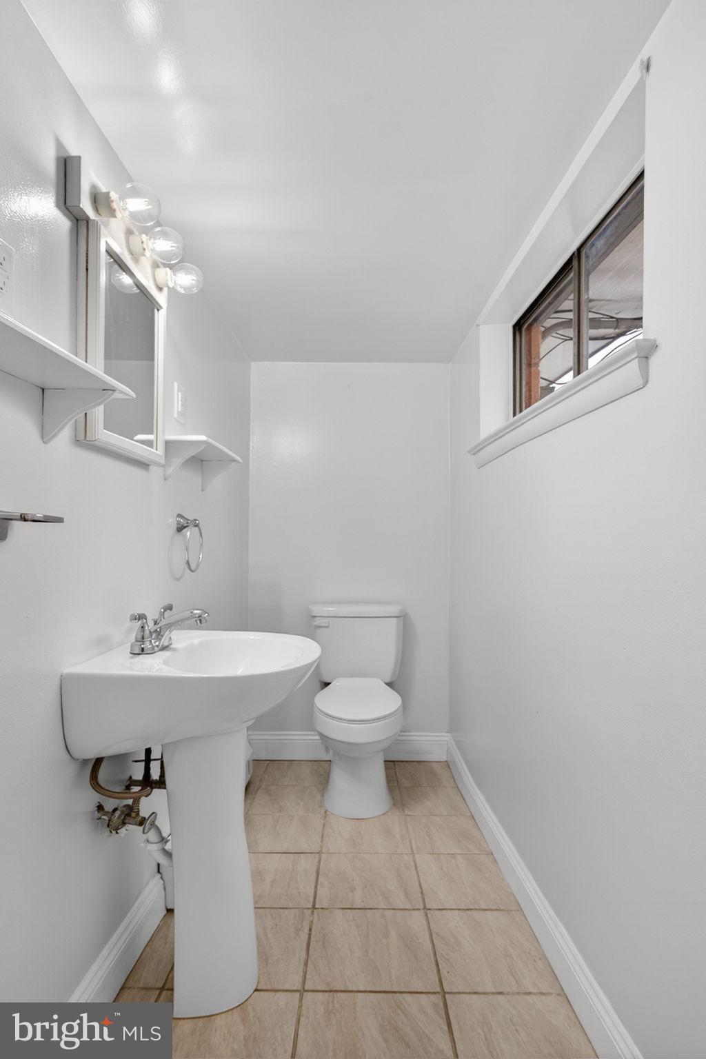 987 Marbrook Lane York, PA 17404 - Photo 30 of 39