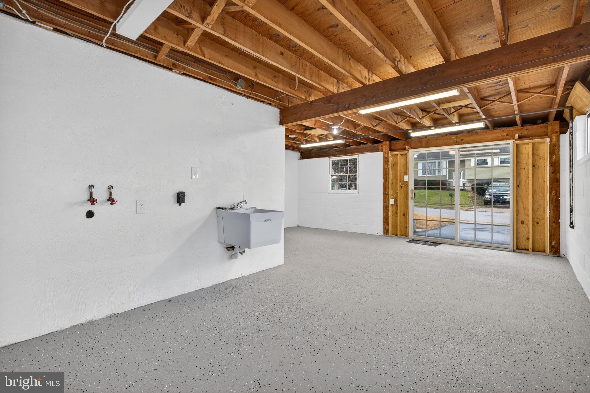 987 Marbrook Lane York, PA 17404 - Photo 33 of 39