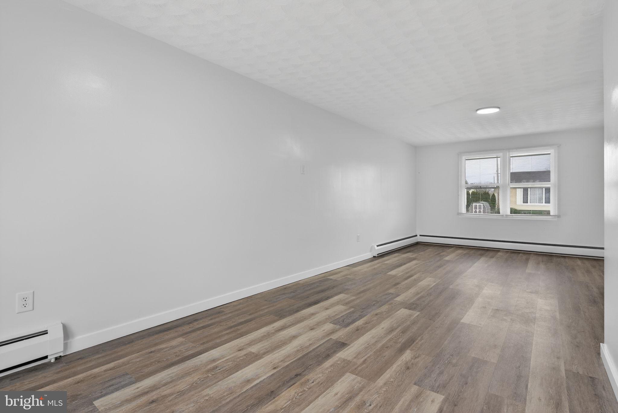 987 Marbrook Lane York, PA 17404 - Photo 8 of 39