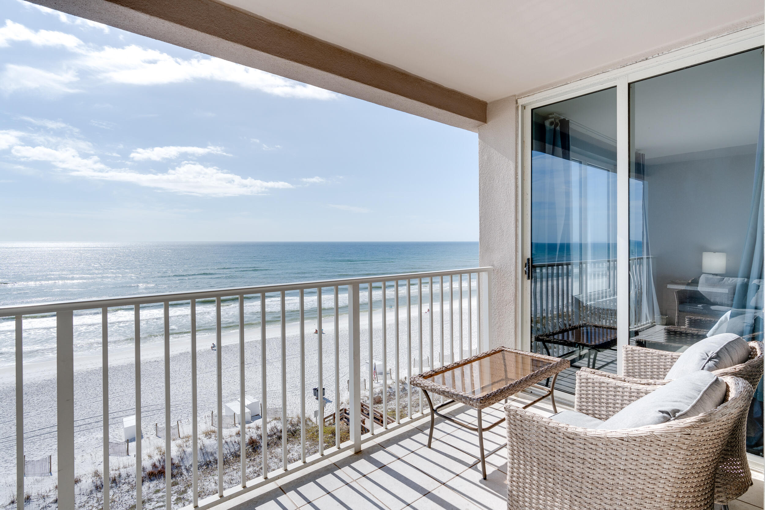 520 Santa Rosa Boulevard, Unit 705 Fort Walton Beach, FL 32548 - Photo 2 of 36 a living room with furniture