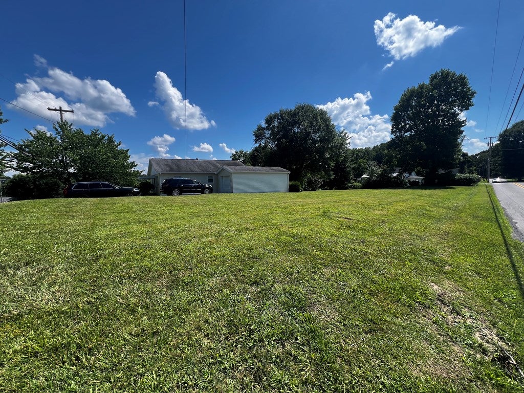 1071 Old Eccles Road Beckley, WV 25801 - Photo 4 of 24 Gallery Image 4