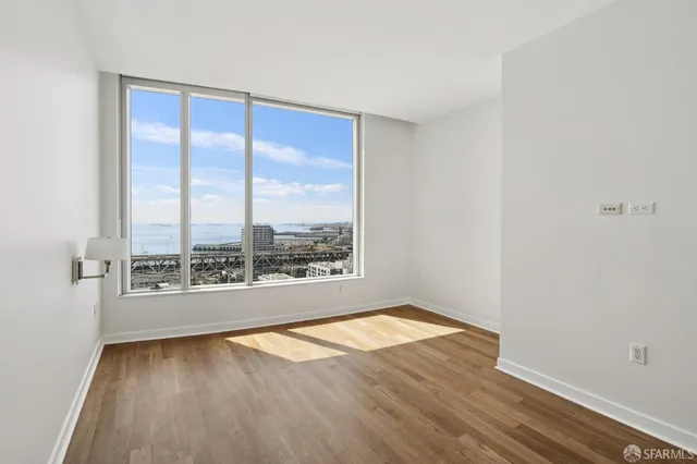 $6,699 | 301 Main Street, Unit 25E, San Francisco, CA 94105