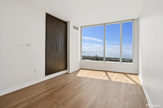 $6,699 | 301 Main Street, Unit 25E, San Francisco, CA 94105