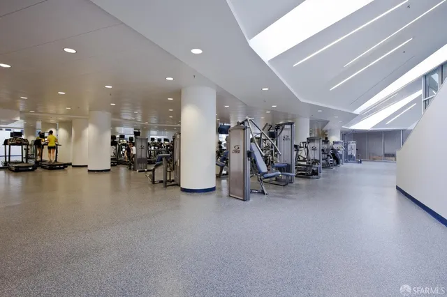 $6,699 | 301 Main Street, Unit 25E, San Francisco, CA 94105