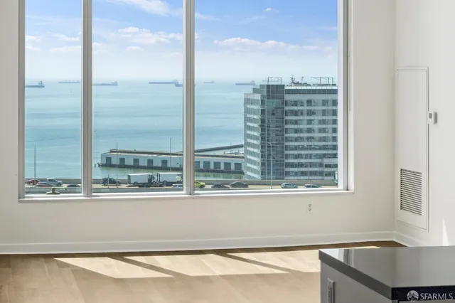 $6,699 | 301 Main Street, Unit 25E, San Francisco, CA 94105