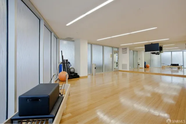 $6,699 | 301 Main Street, Unit 25E, San Francisco, CA 94105