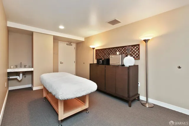 $6,699 | 301 Main Street, Unit 25E, San Francisco, CA 94105