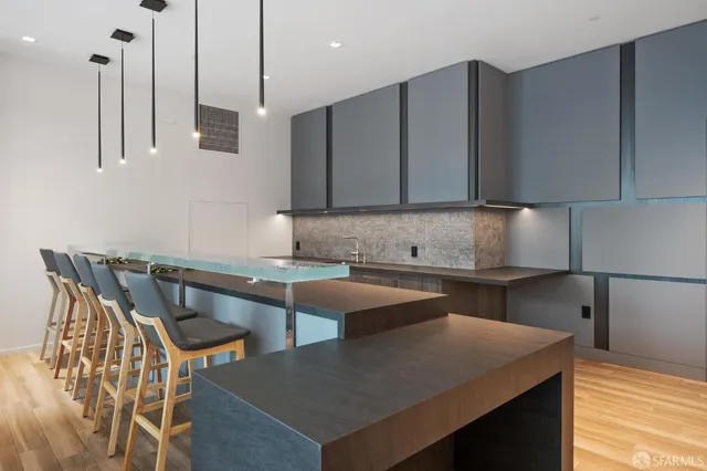 $6,699 | 301 Main Street, Unit 25E, San Francisco, CA 94105