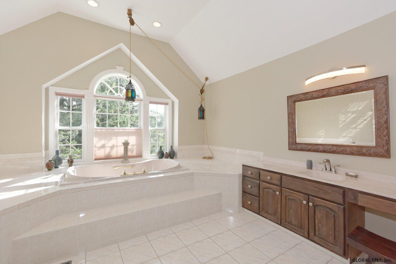 1022 Lamplighter Road Niskayuna, NY 12309 - Photo 44 of 65 Photo 44