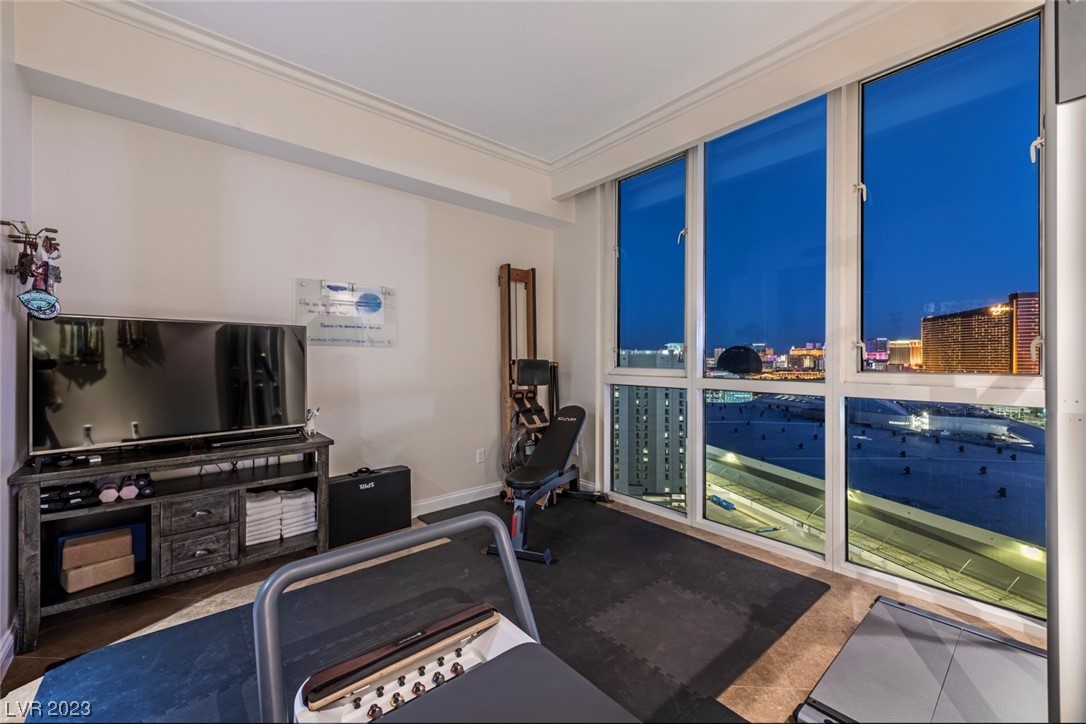 2857 Paradise Road, Unit 2303 Las Vegas, NV 89109 - Photo 34 of 37 Gallery Image 34