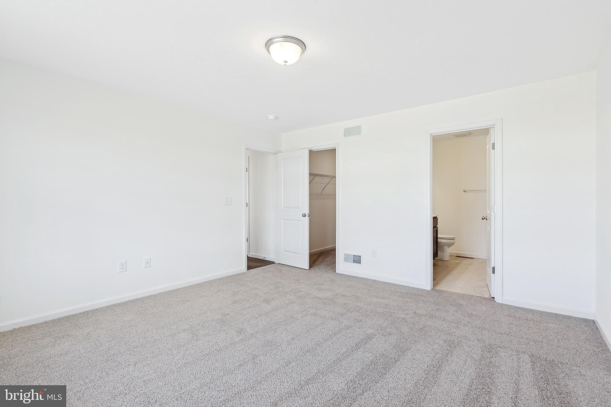2605 Village Road Dover, PA 17315 - Photo 16 of 27 Actual Photo - Owners Suite