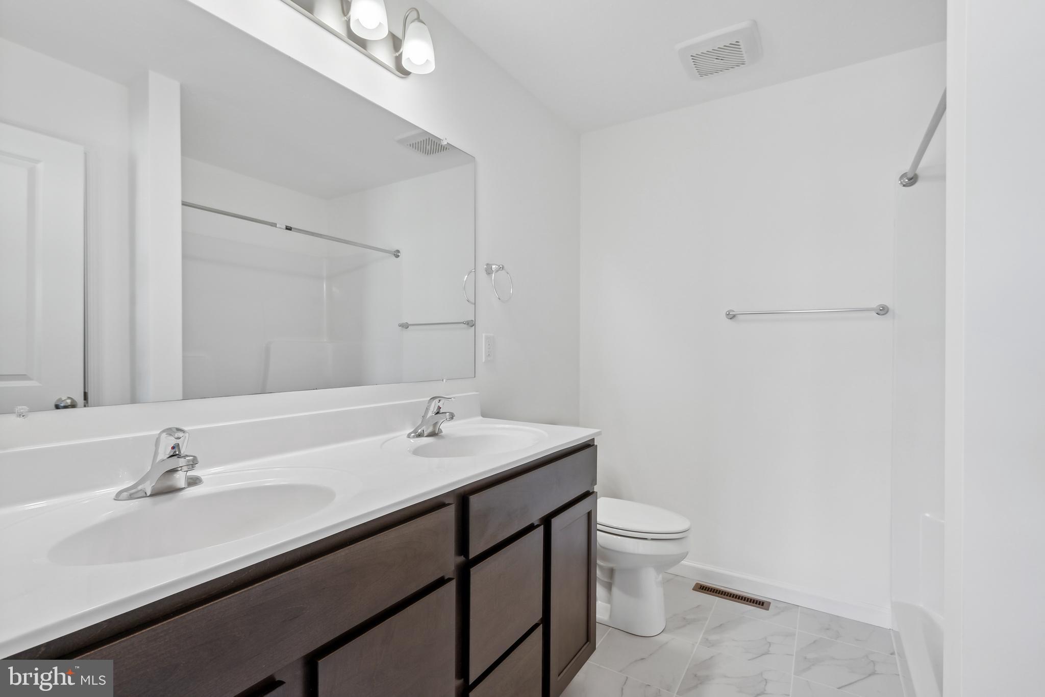 2605 Village Road Dover, PA 17315 - Photo 17 of 27 Actual Photo - Owners Bath