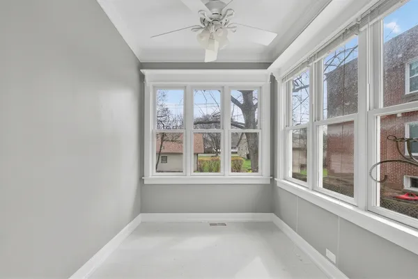 $400,000 | 407 North Arlington Heights Road, Arlington Heights, IL 60004