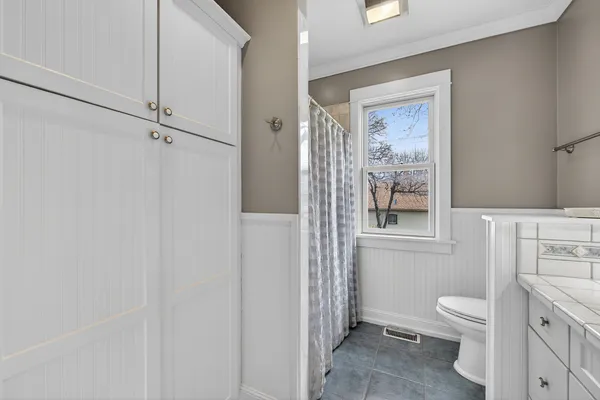 $400,000 | 407 North Arlington Heights Road, Arlington Heights, IL 60004