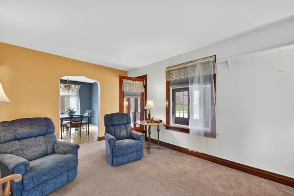 $400,000 | 407 North Arlington Heights Road, Arlington Heights, IL 60004