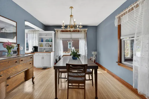 $400,000 | 407 North Arlington Heights Road, Arlington Heights, IL 60004