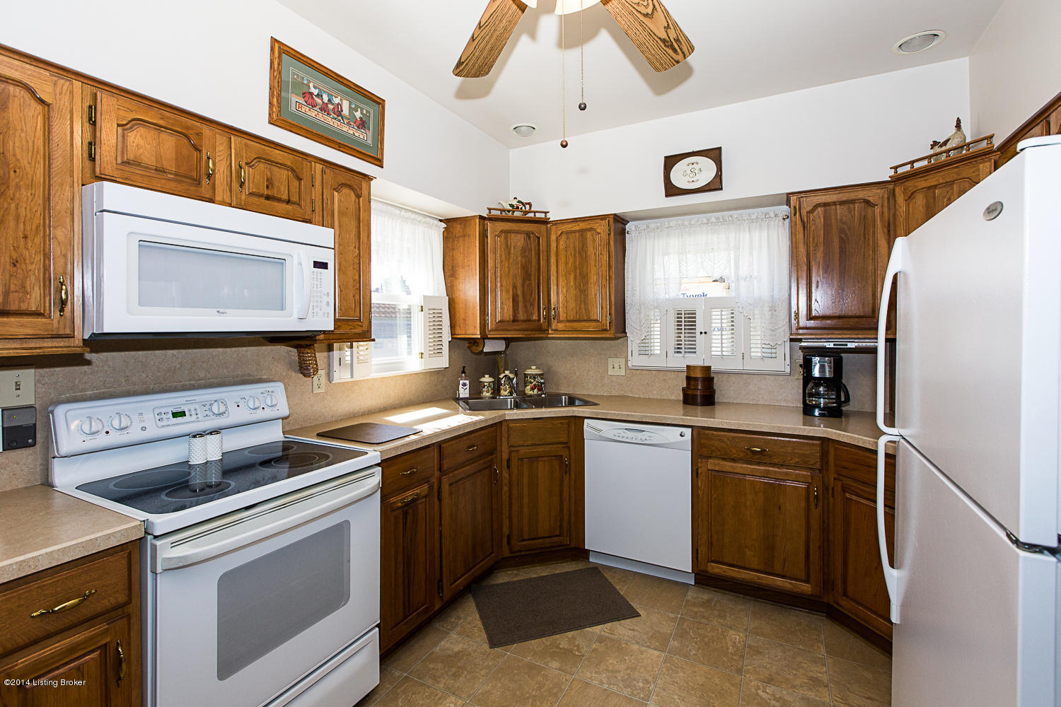 3604 Lexington Road Louisville, KY 40207 - Photo 3 of 52 RAN_4251